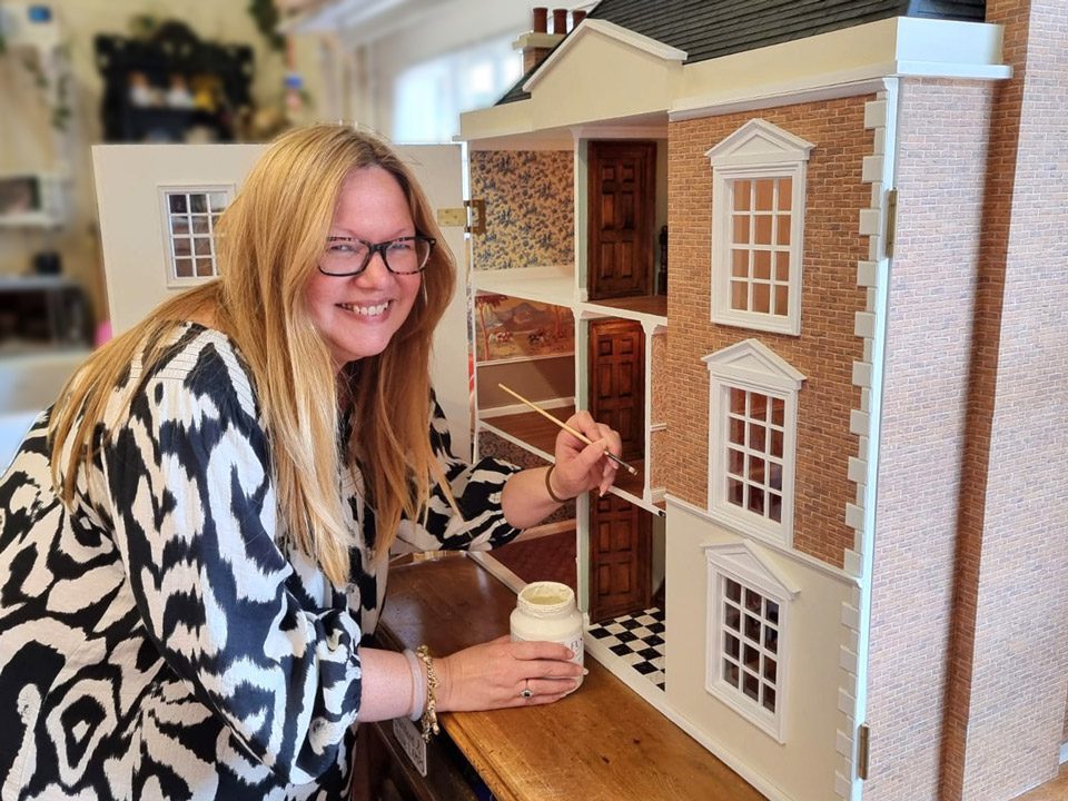 Lin's little dolls house shop