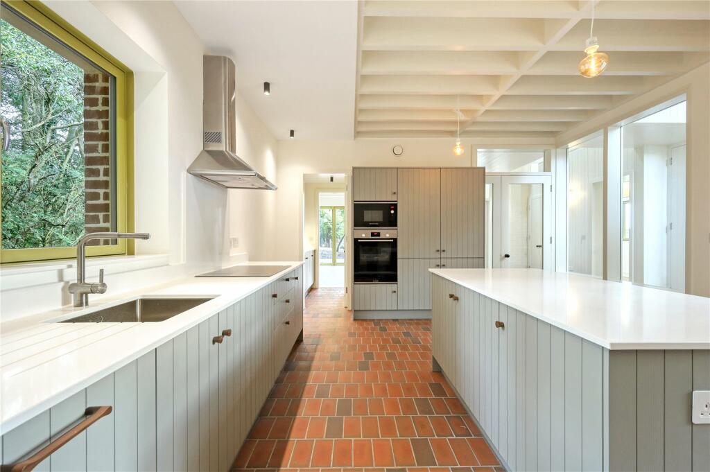 Rooff construction - Felsted