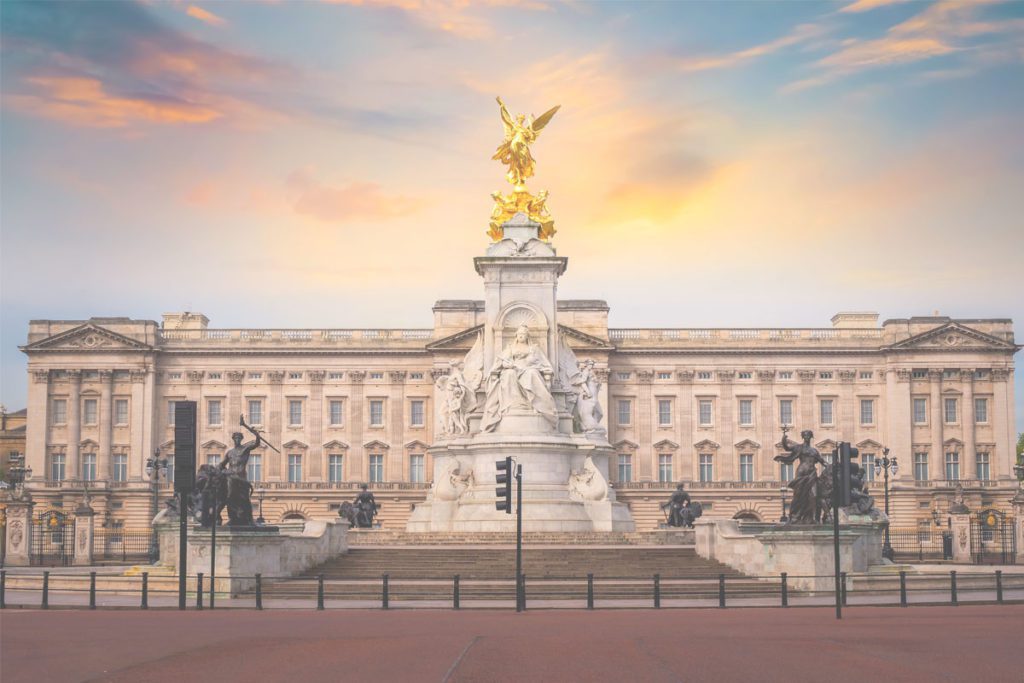 Image of Buckingham Palace for the late queen and her estate blog
